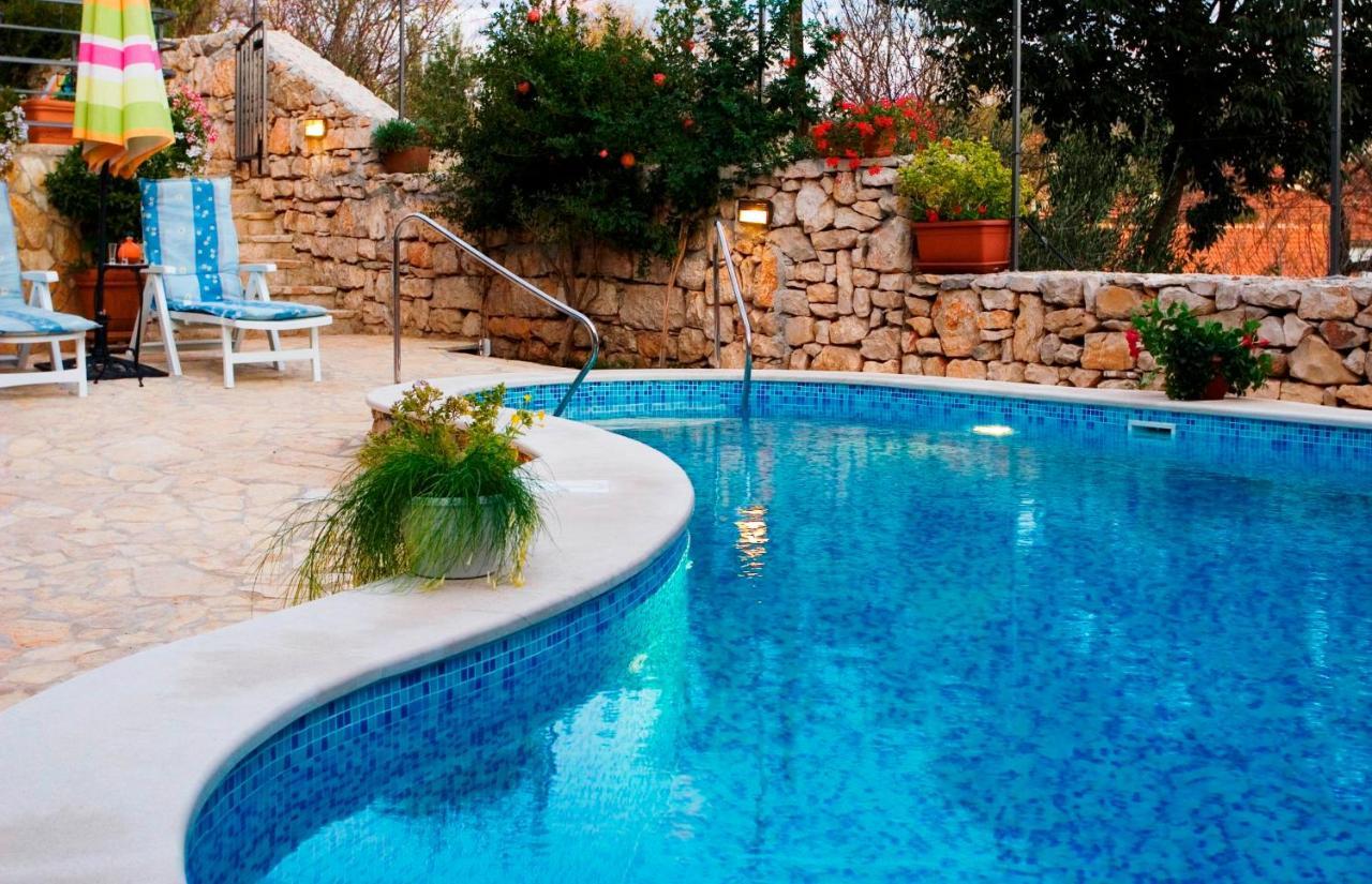 Villa Vicina Heritage Villa For 9,Milna - Close To Restaurants And Shops Ngoại thất bức ảnh