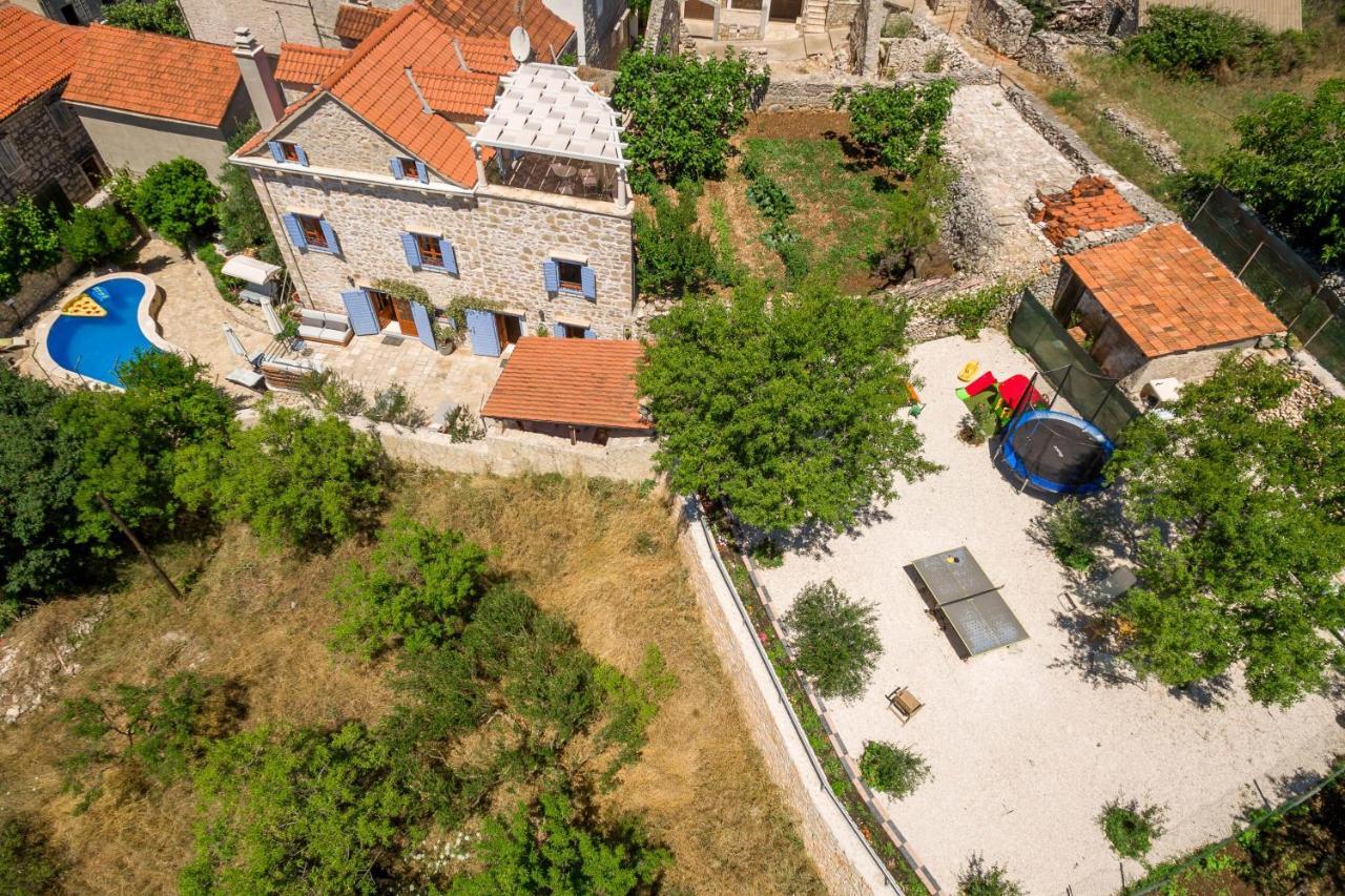 Villa Vicina Heritage Villa For 9,Milna - Close To Restaurants And Shops Ngoại thất bức ảnh